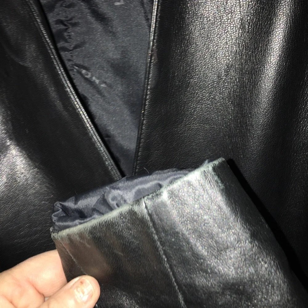 Wilson’s Leather form fitting jacket - Picture 6 of 10
